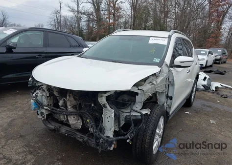 2018 Nissan Rogue Sv z USA, uszkodzony, nr VIN 5N1AT2MV8JC848765